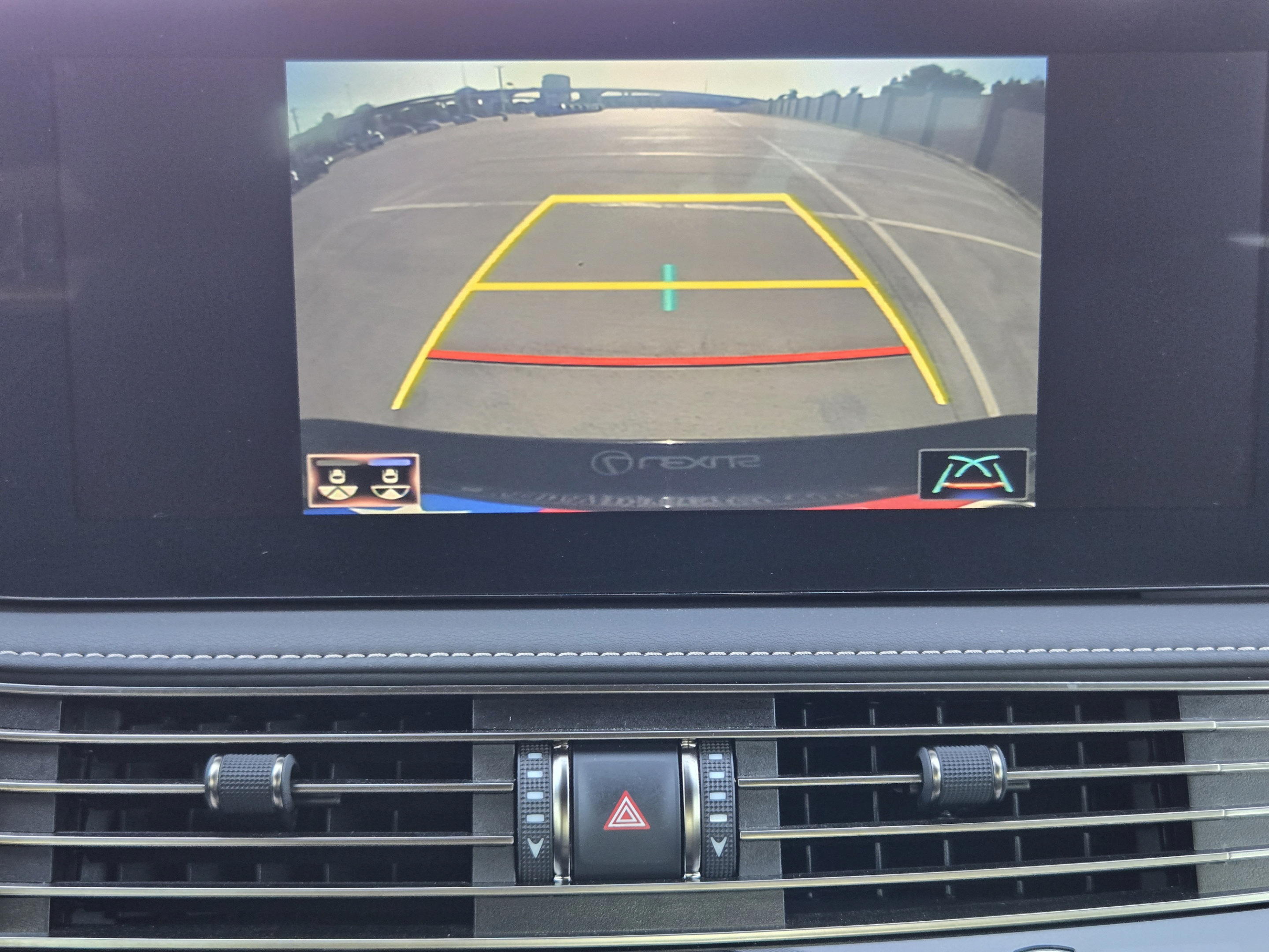 Used 2021 Lexus LS 500 w/ Accessory Package (Z2) RWD image 14