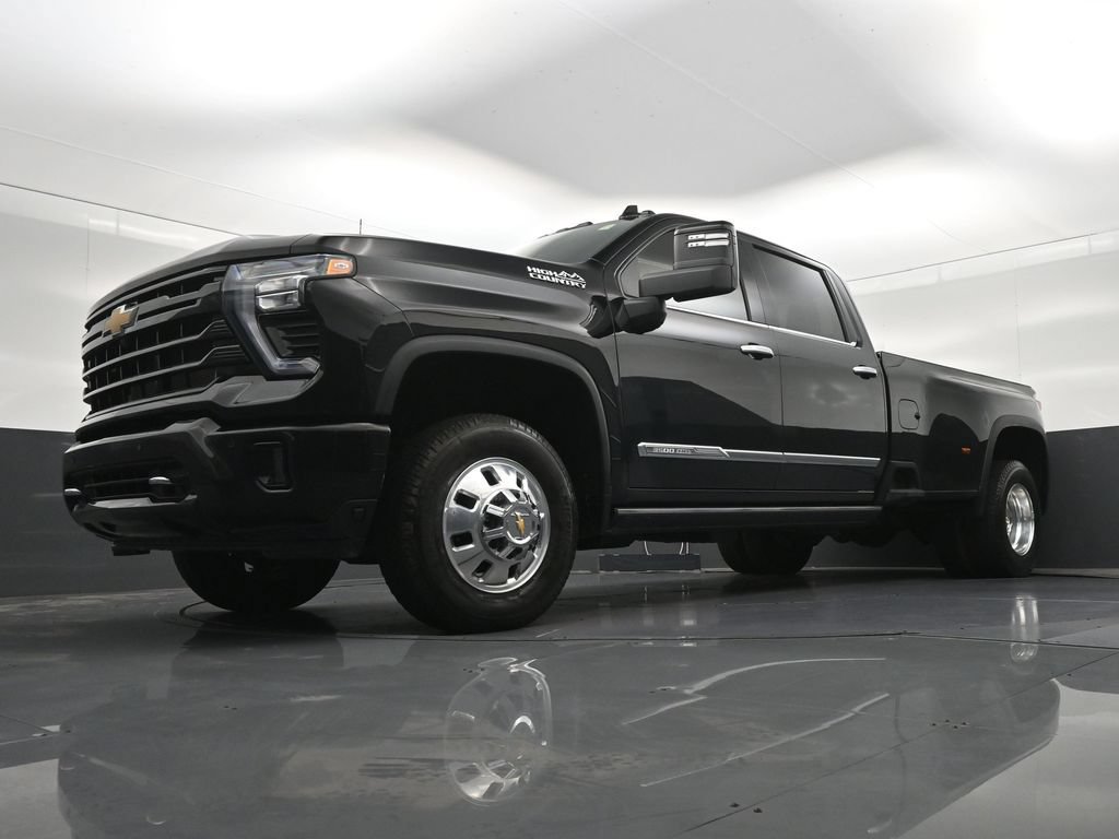 Used 2026 Chevrolet Silverado 3500 High Country w/ High Country Premium Package AWD/4WD image 25