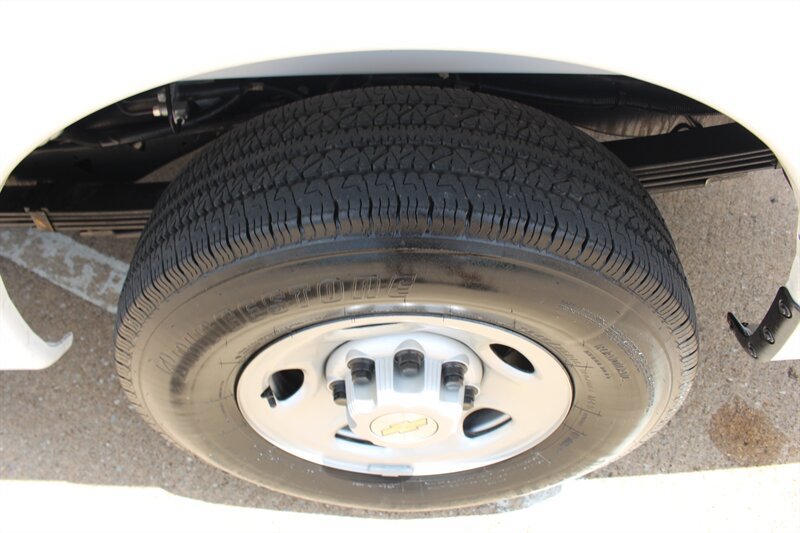 Used 2025 Chevrolet Express 3500 LS RWD image 28