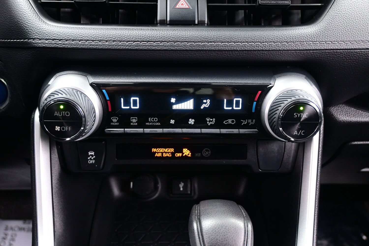 Used 2022 Toyota RAV4 XLE AWD/4WD image 20