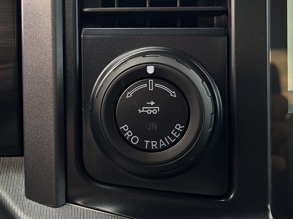 Used 2025 Ford F150 Lariat w/ Equipment Group 501A Mid AWD/4WD image 14