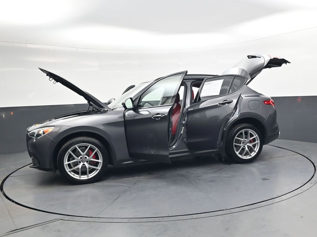 Used 2018 Alfa Romeo Stelvio Sport w/ Quick Order Package 22J Sport image 44