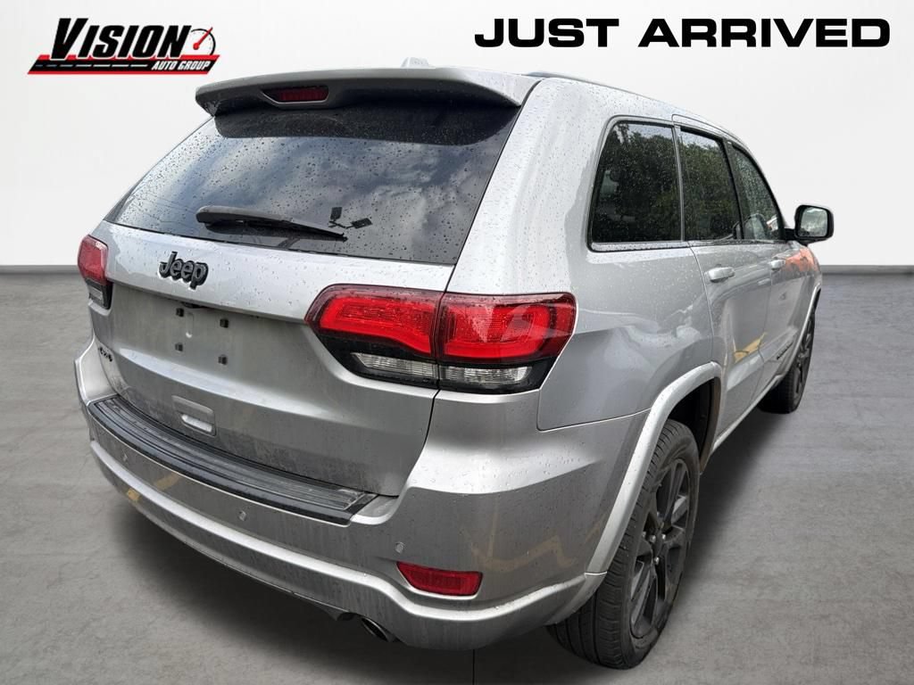 Used 2018 Jeep Grand Cherokee Altitude AWD/4WD image 4