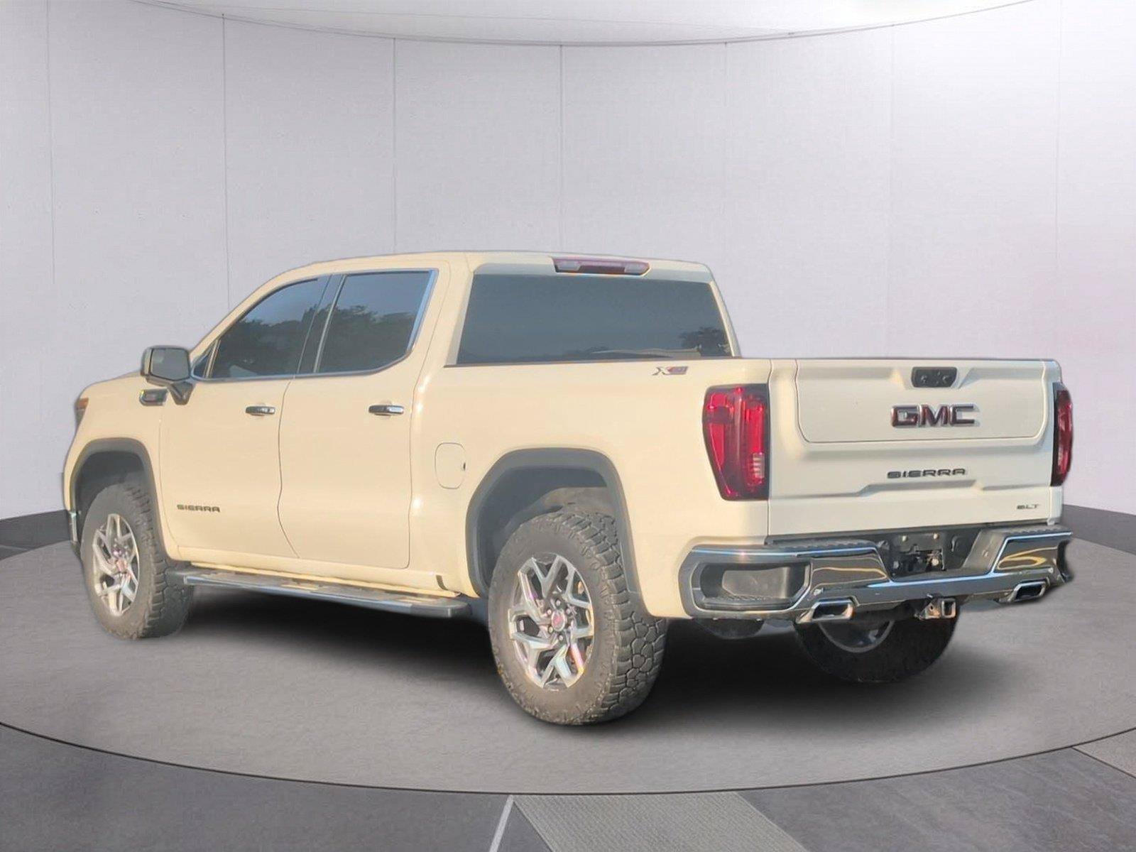 Used 2023 GMC Sierra 1500 SLT w/ SLT Premium Package AWD/4WD image 3