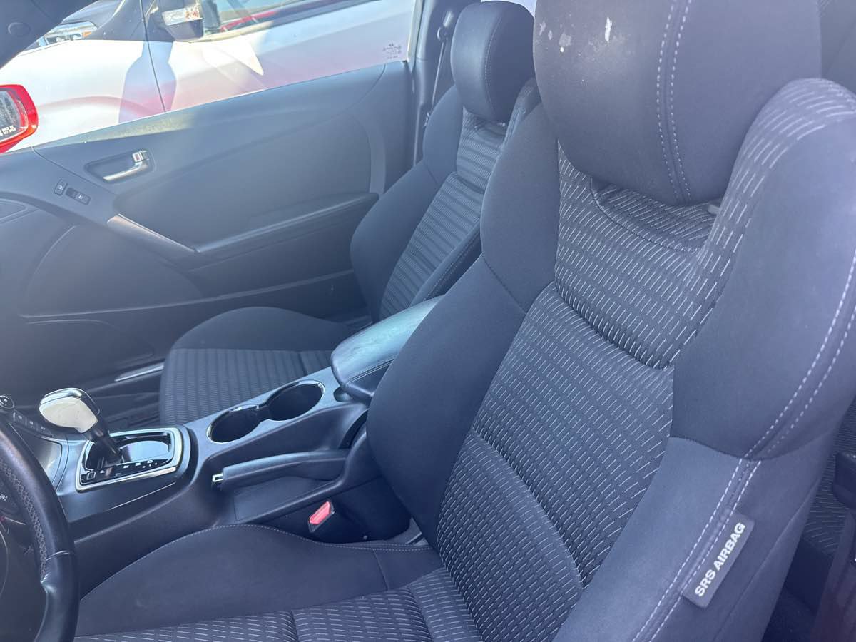 Used 2013 Hyundai Genesis 2.0T RWD image 10
