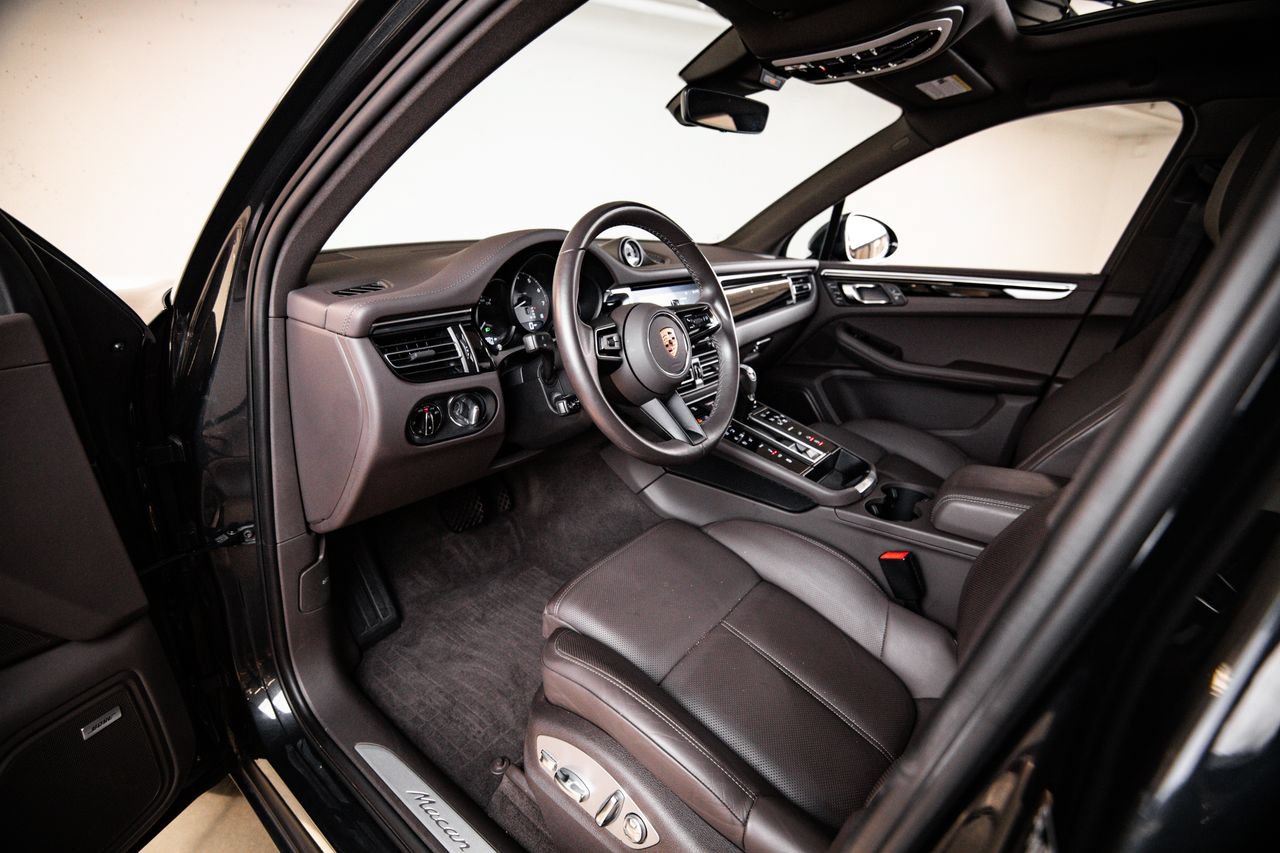 Certified 2024 Porsche Macan S AWD/4WD image 4