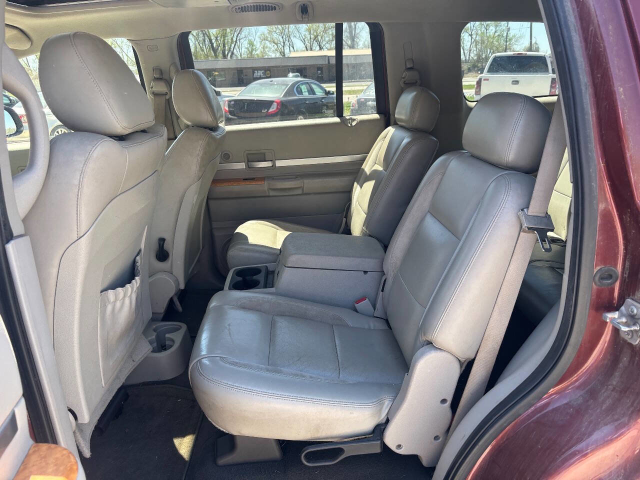 Used 2008 Chrysler Aspen Limited image 19