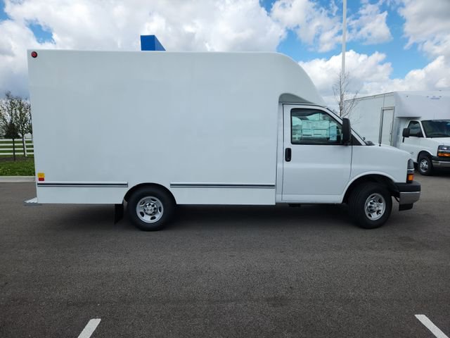 New 2026 Chevrolet Express 3500 w/ Power Convenience Package RWD image 9