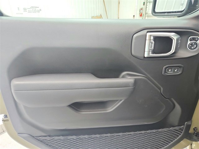 New 2025 Jeep Gladiator Sport image 29