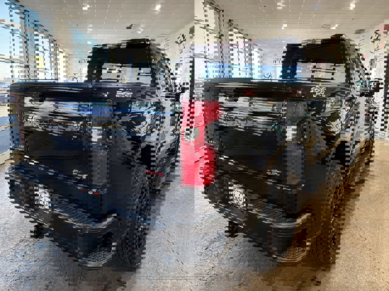 Used 2023 Chevrolet Silverado 1500 RST w/ Protection Package image 2