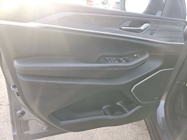 Used 2022 Jeep Grand Cherokee Limited 4xe AWD/4WD image 14