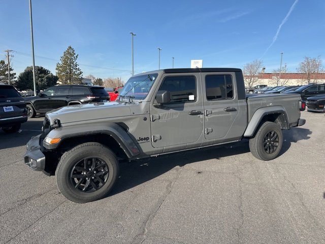 Used 2022 Jeep Gladiator Sport image 8