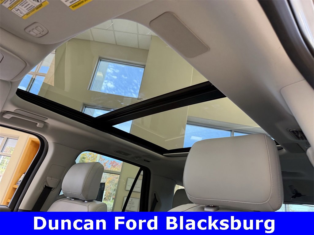 New 2025 Ford Expedition Platinum w/ Driver's Package image 17