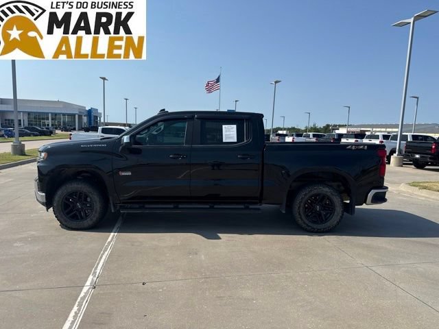 Used 2021 Chevrolet Silverado 1500 LT AWD/4WD image 3