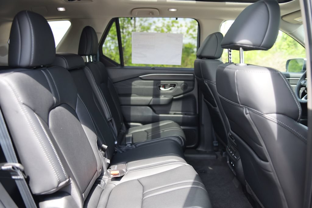 New 2026 Honda Pilot Touring image 32