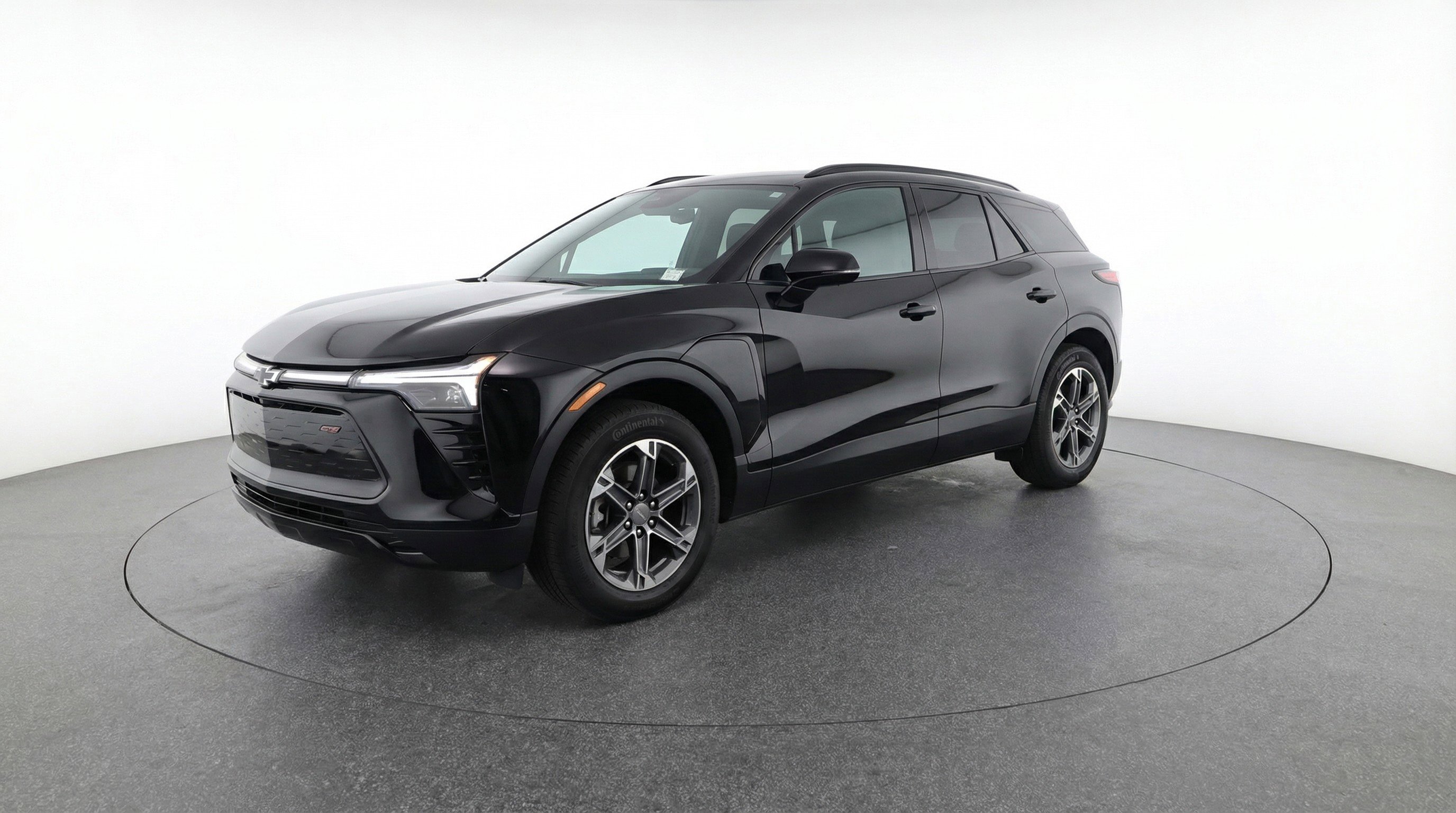 Used 2025 Chevrolet Blazer LT FWD image 3