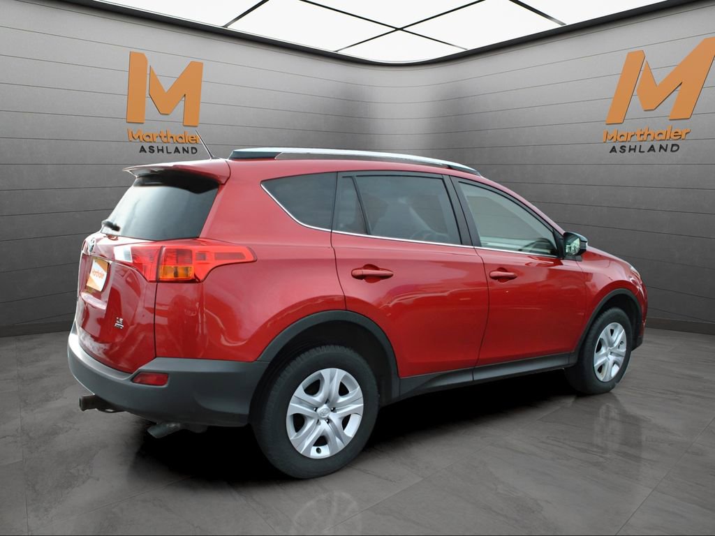 Used 2015 Toyota RAV4 LE image 4