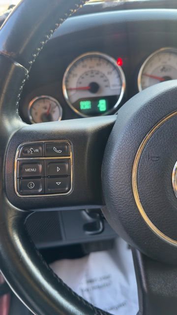 Used 2012 Jeep Wrangler Unlimited Rubicon w/ Connectivity Group image 11