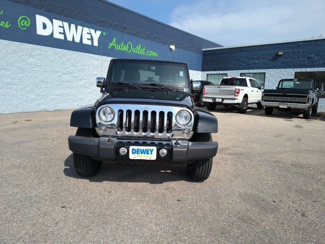 Used 2016 Jeep Wrangler Unlimited Sahara w/ Mopar Chrome Edition Group image 8