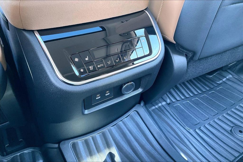 New 2026 INFINITI QX80 Luxe w/ Cargo Package AWD/4WD image 34