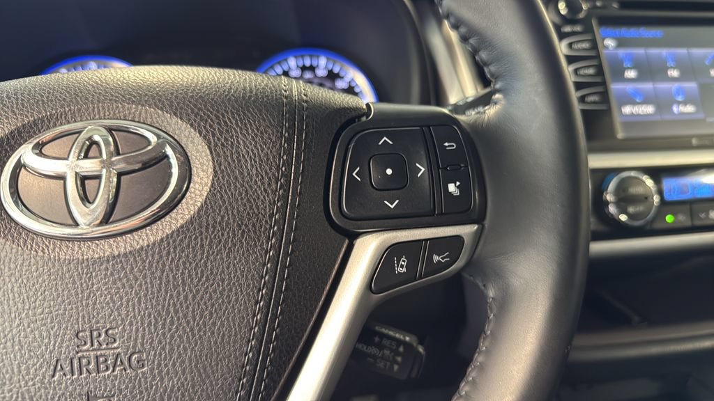 Used 2019 Toyota Highlander XLE AWD/4WD image 27