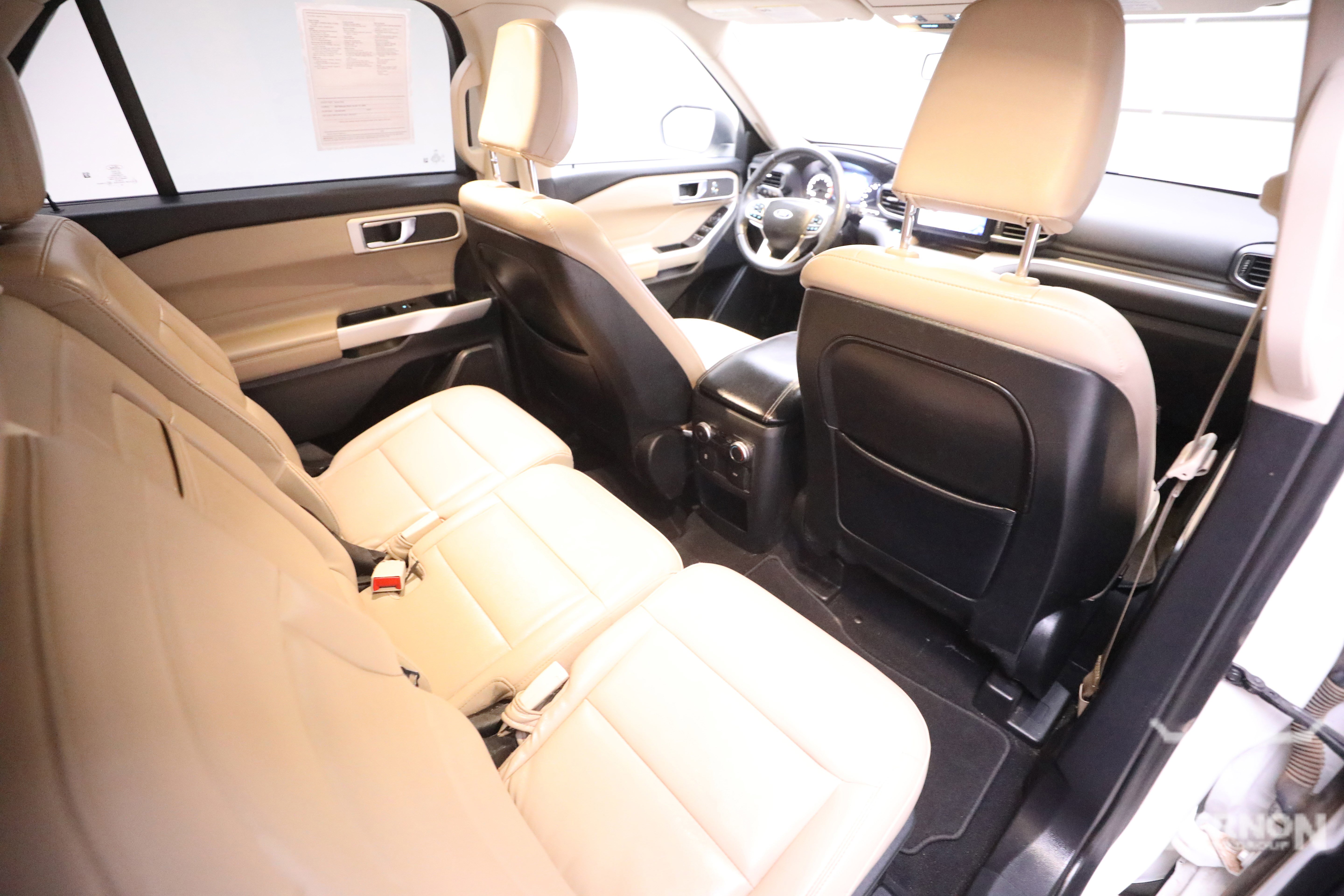 Used 2020 Ford Explorer XLT w/ Equipment Group 202A image 12