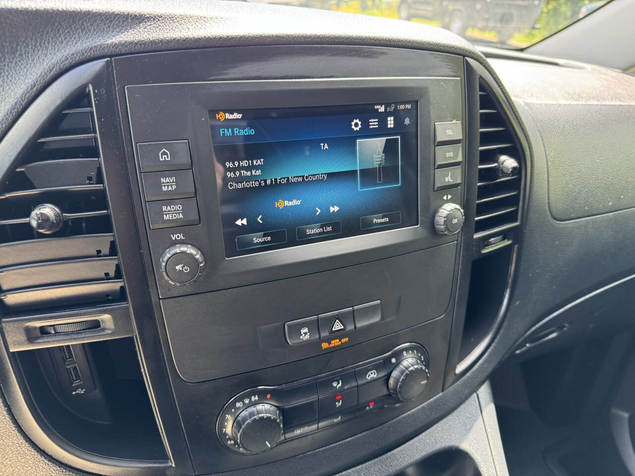 Used 2021 Mercedes-Benz Metris image 13