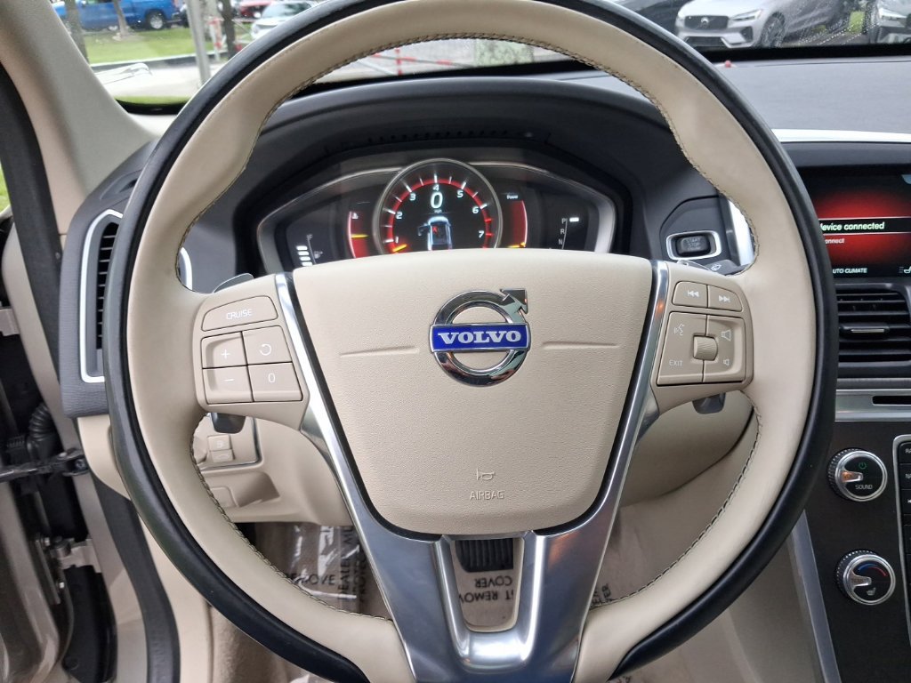 Used 2015 Volvo XC60 T6 AWD/4WD image 17