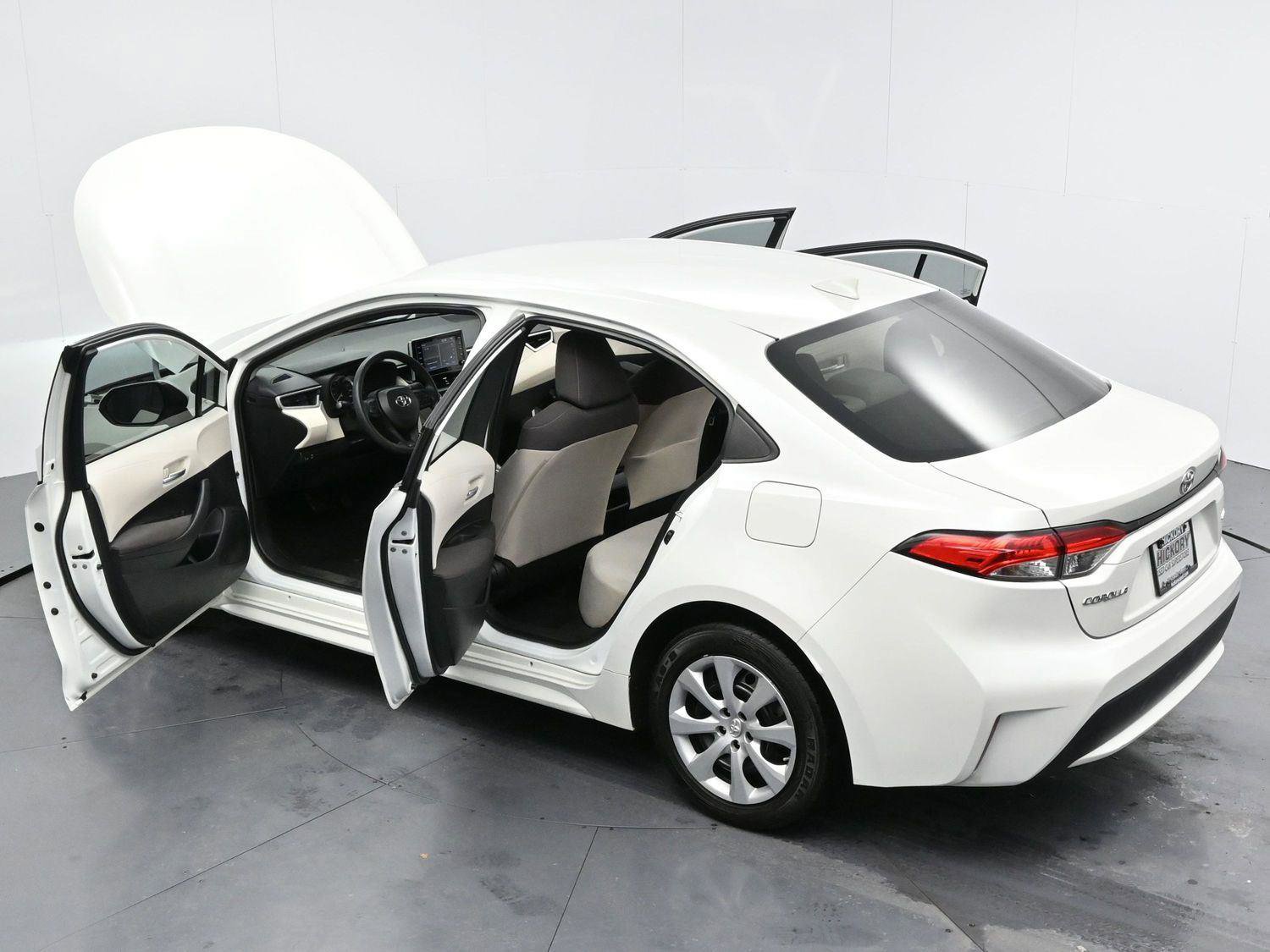 Used 2021 Toyota Corolla LE image 37