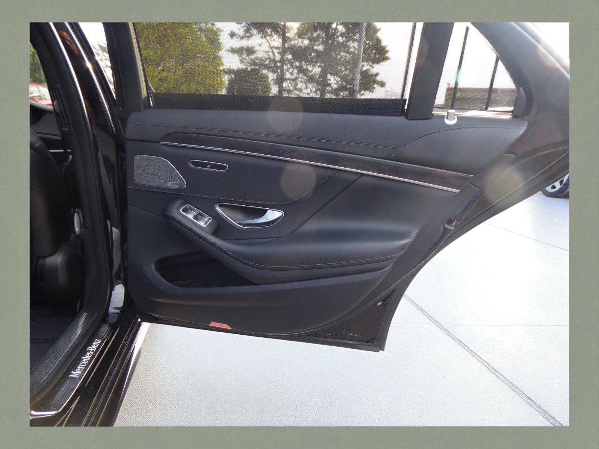 Used 2020 Mercedes-Benz S 560 4MATIC Sedan w/ AMG Line Exterior image 20