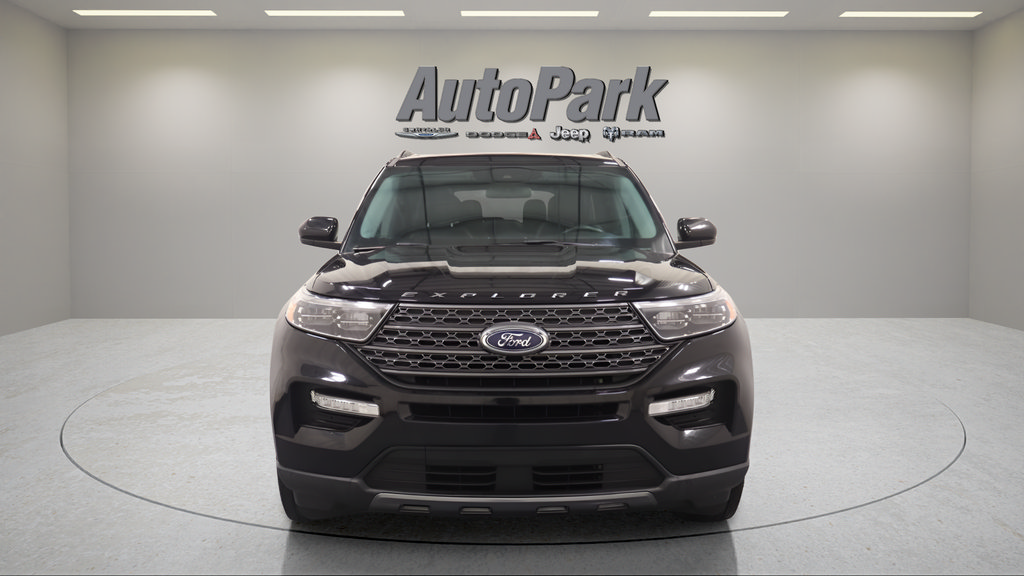 Used 2023 Ford Explorer XLT w/ Equipment Group 202A AWD/4WD image 4