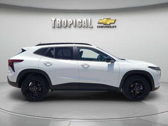 New 2026 Chevrolet Trax LT w/ Midnight Edition FWD image 6