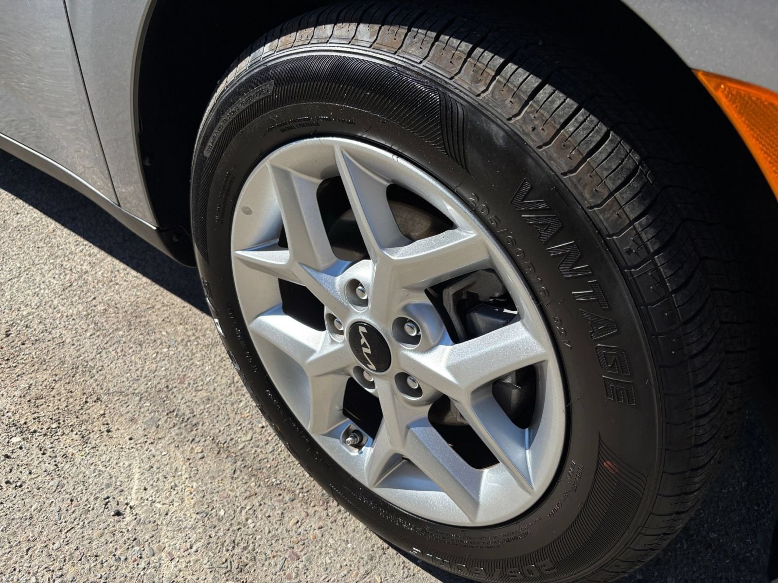 Used 2025 Kia Soul LX w/ LX Technology Package FWD image 28