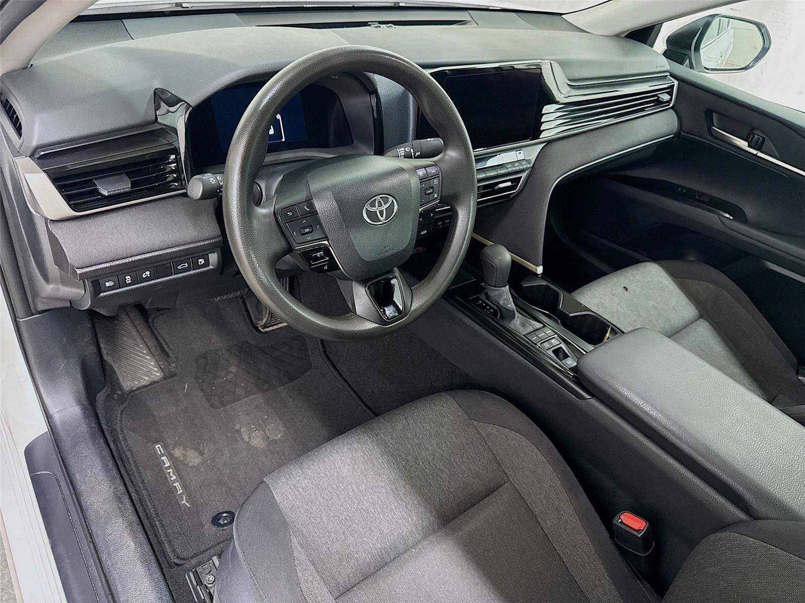 Used 2025 Toyota Camry LE w/ Convenience Package FWD image 22