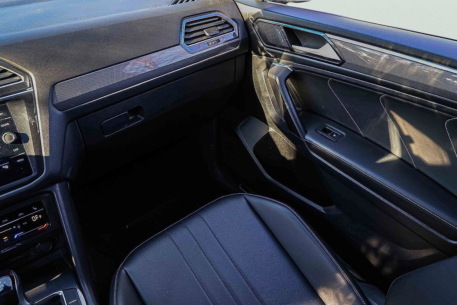 Used 2022 Volkswagen Tiguan SE R-Line image 19