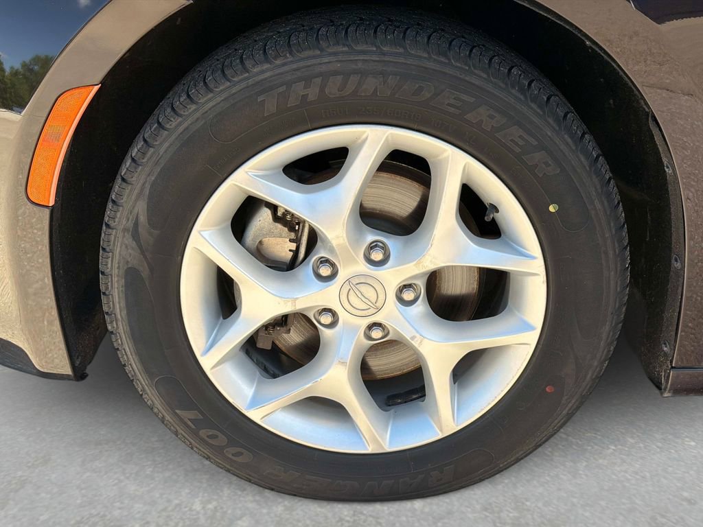 Used 2018 Chrysler Pacifica Touring Plus FWD image 12