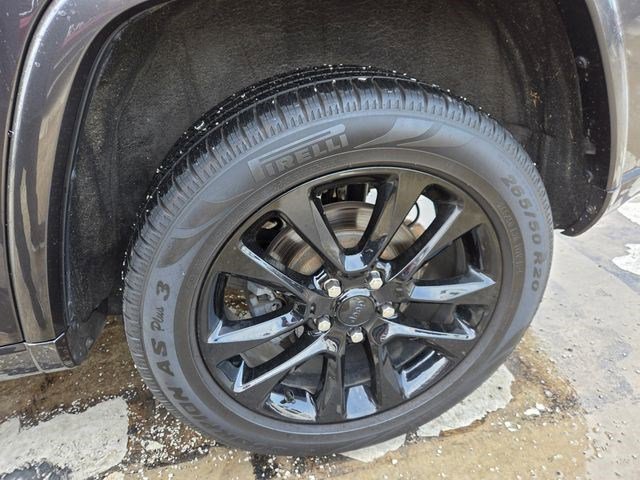 Used 2020 Jeep Grand Cherokee Altitude image 24