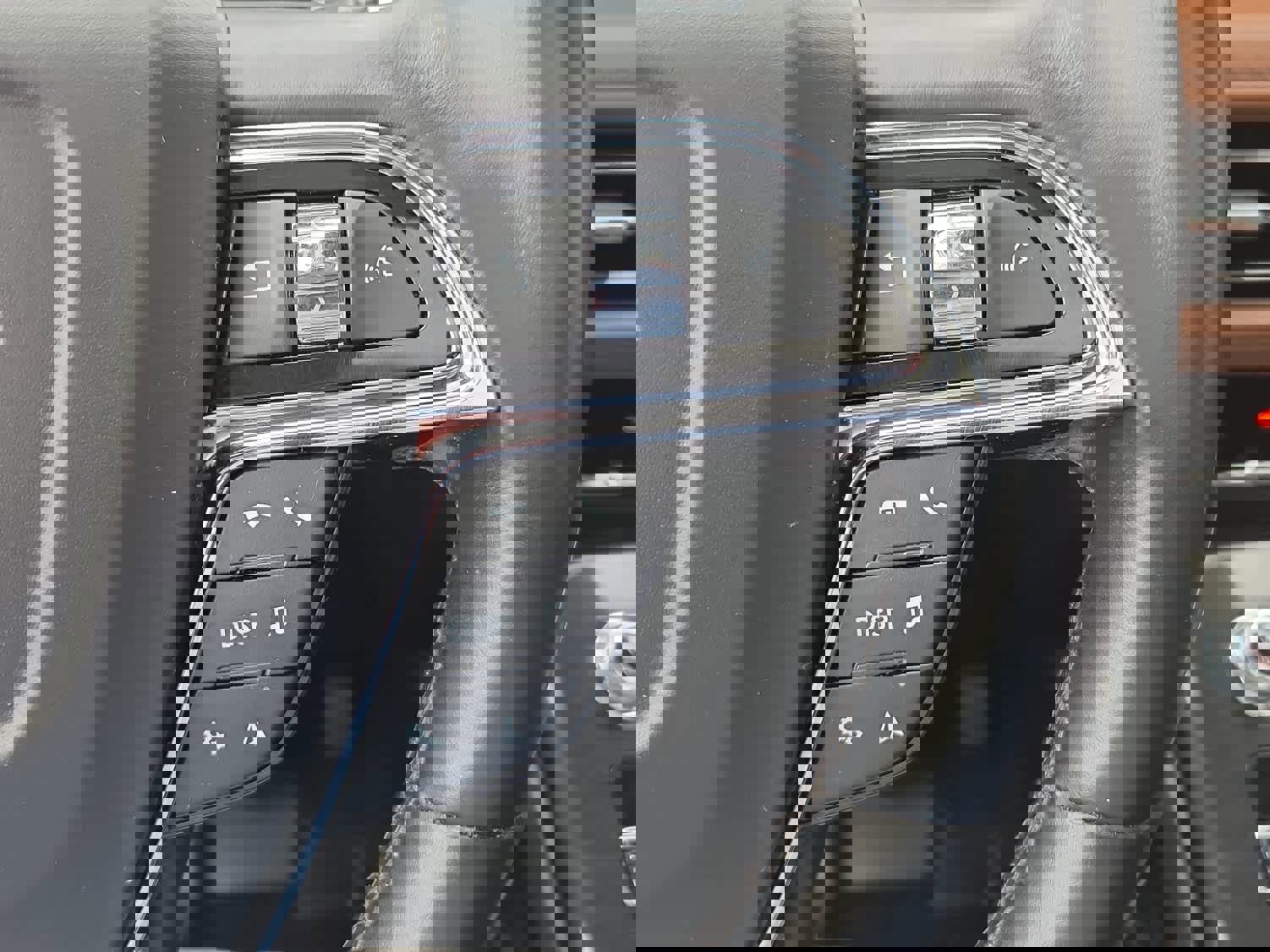 Used 2023 Lincoln Nautilus Reserve image 26