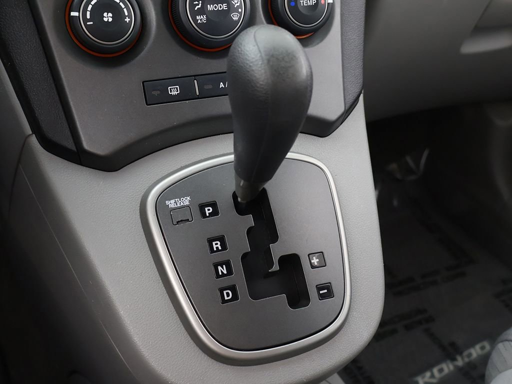 Used 2007 Kia Rondo LX w/ Convenience Pkg image 36
