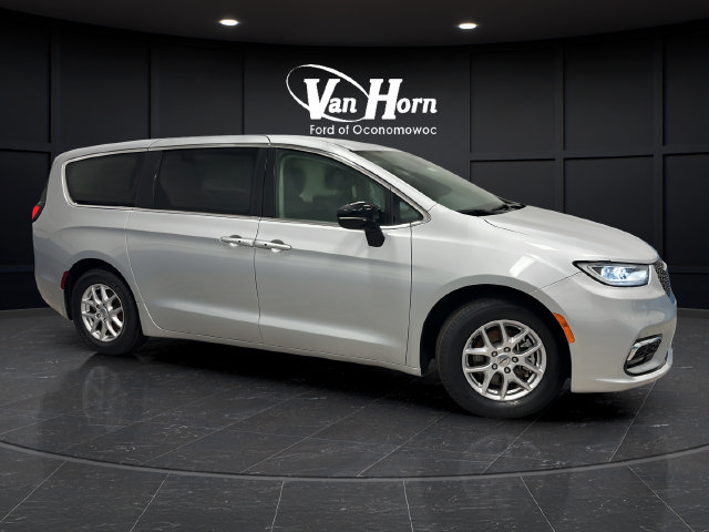 Used 2024 Chrysler Pacifica Touring-L
