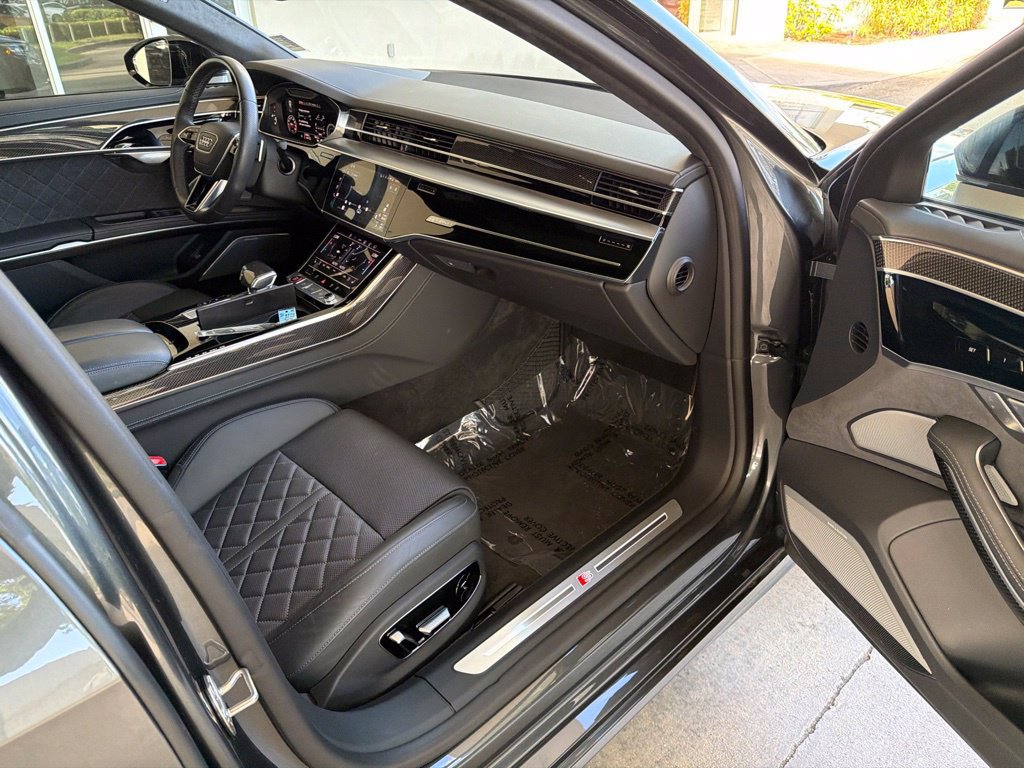 Used 2025 Audi S8 w/ Executive Package AWD/4WD image 30