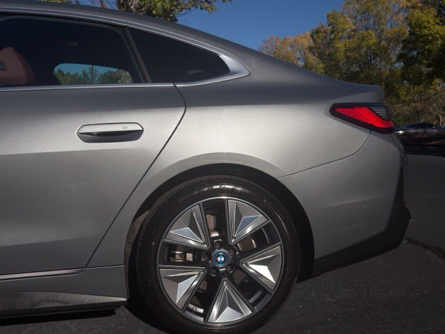 Used 2024 BMW i4 eDrive40 w/ Premium Package RWD image 11