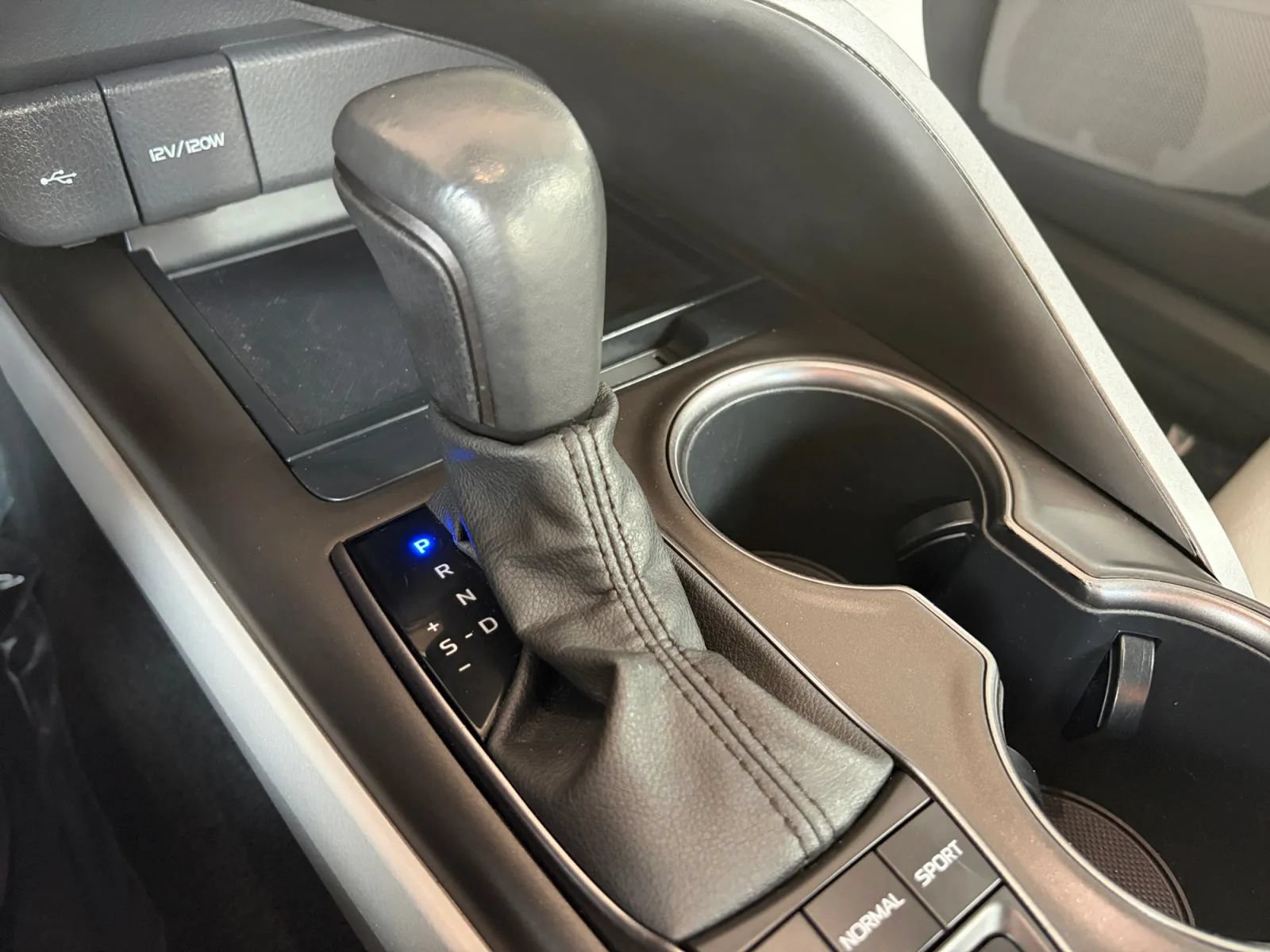 Used 2023 Toyota Camry SE AWD/4WD image 25