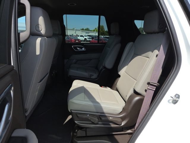 Used 2023 Chevrolet Tahoe LT w/ Luxury Package AWD/4WD image 15