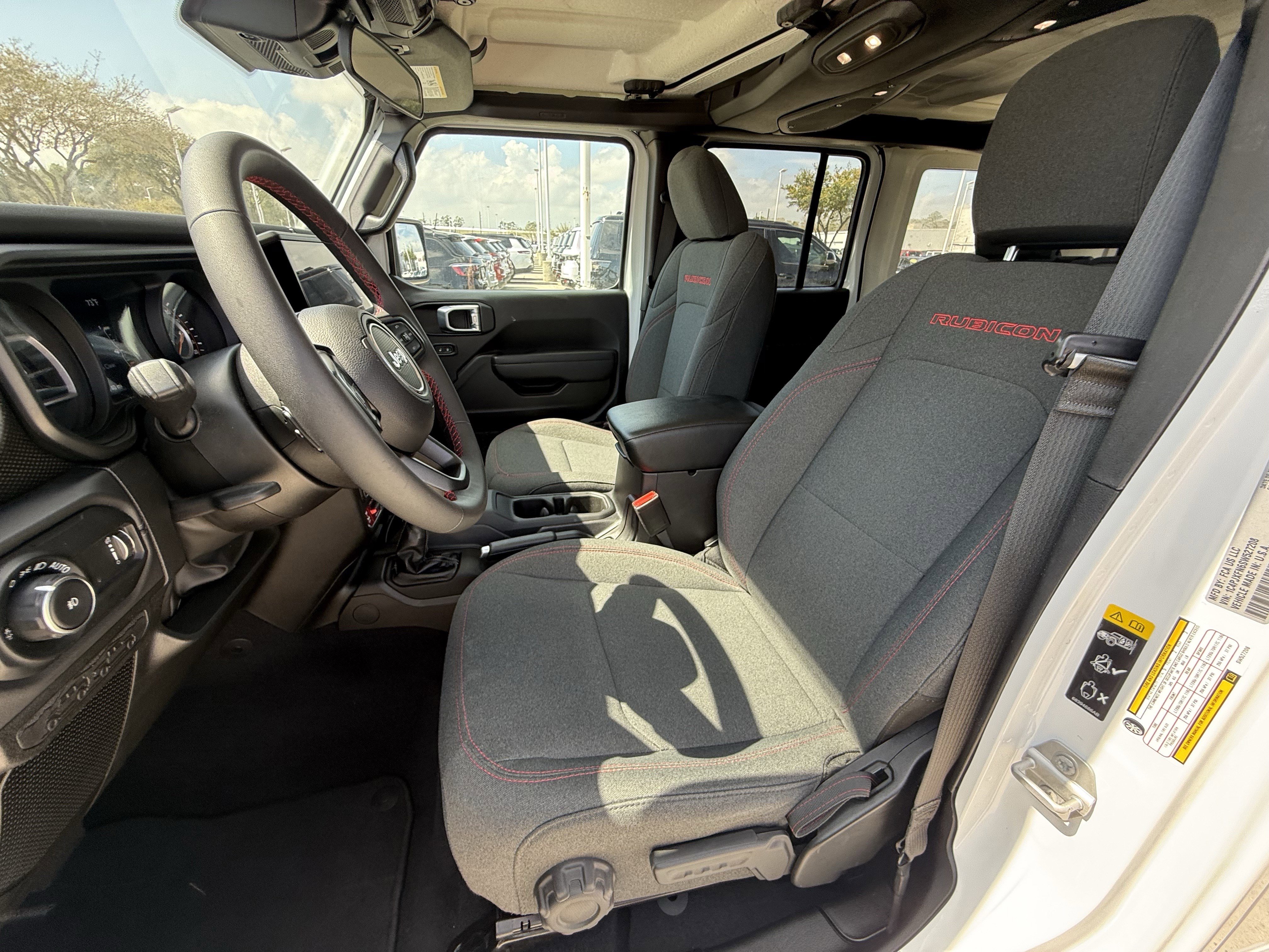 Used 2025 Jeep Wrangler Unlimited Rubicon image 26