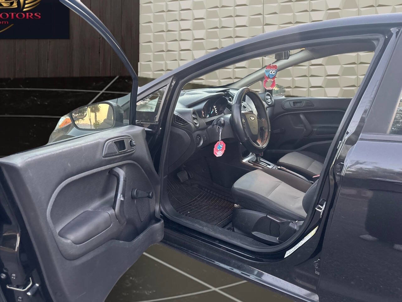 Used 2015 Ford Fiesta S image 9