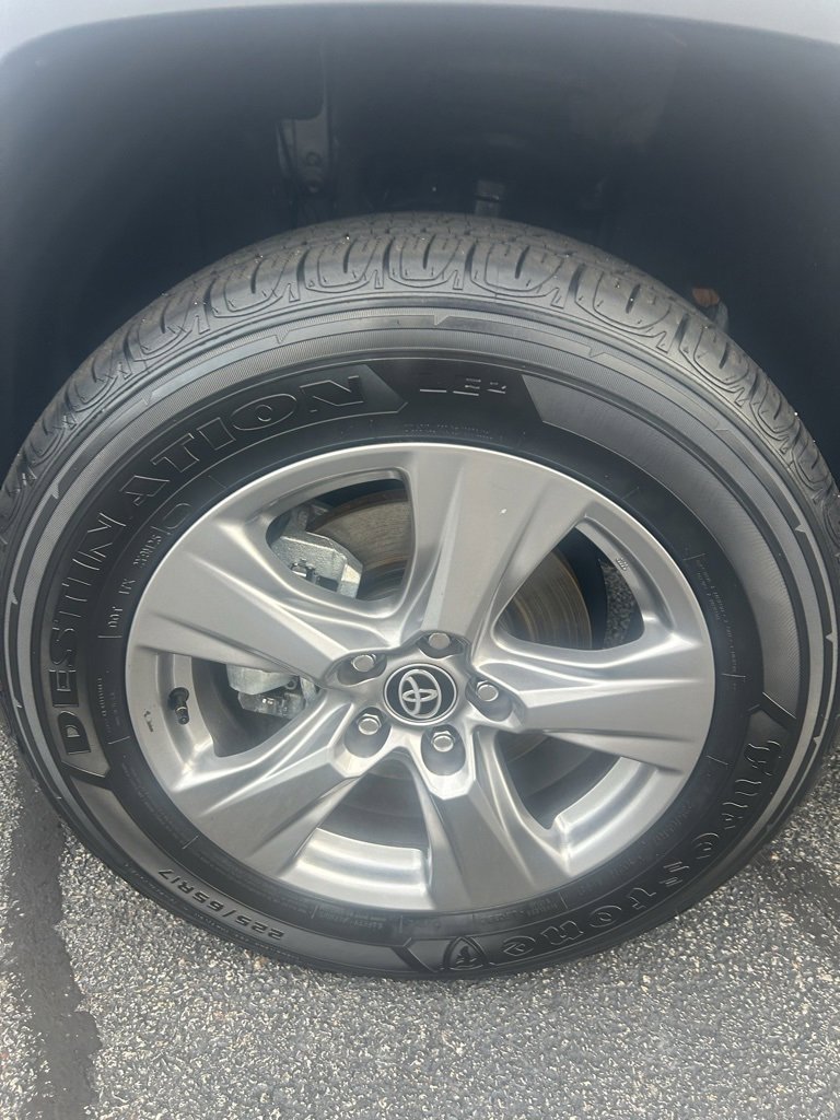 Used 2024 Toyota RAV4 XLE image 9