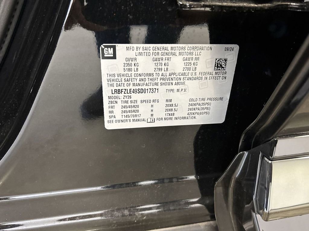 New 2025 Buick Envision Sport Touring image 39