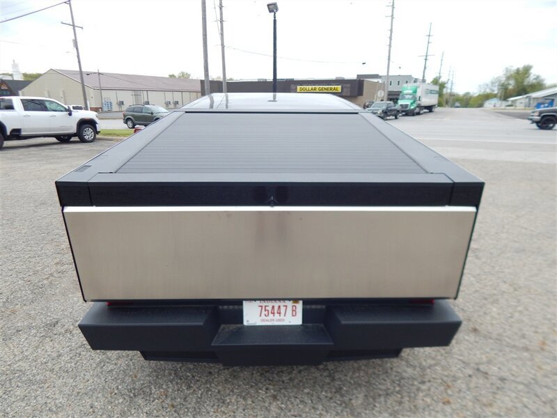 Used 2024 Tesla Cybertruck AWD Crew Cab image 8