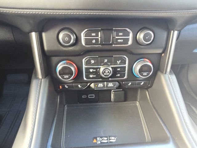 Used 2024 Chevrolet Suburban Z71 w/ Luxury Package image 21